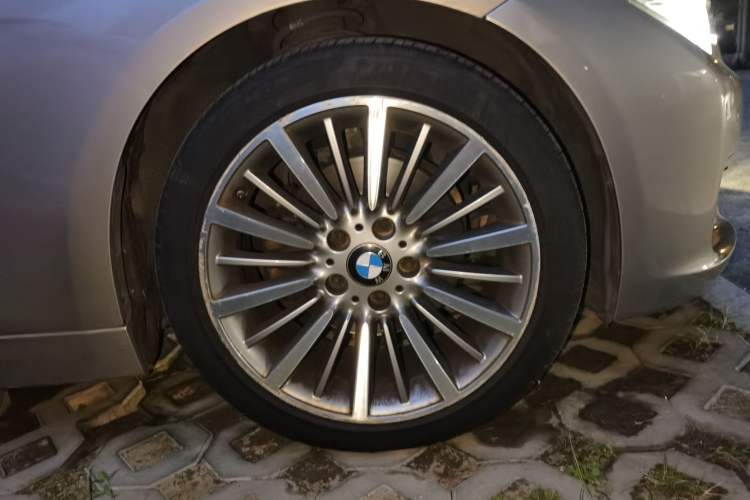 Used BMW 3 Series 2019 320Li Fashion Model Right Front Wheel Hub