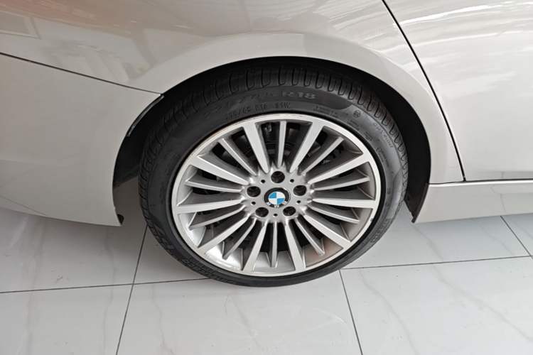 Used BMW 3 Series 2019 320Li Fashion Model Right Rear Wheel Hub
