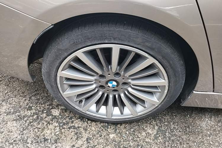 Used BMW 3 Series 2019 320Li Fashion Model Right Rear Wheel Hub