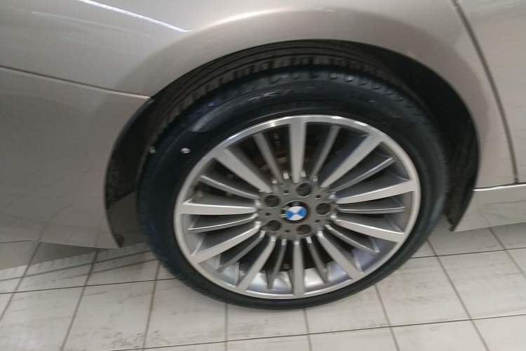 Used BMW 3 Series 2019 320Li xDrive Fashion Model Right Rear Wheel Hub