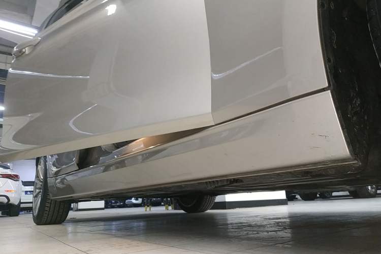 Used BMW 3 Series 2019 320Li xDrive Fashion Model Right Side Sill