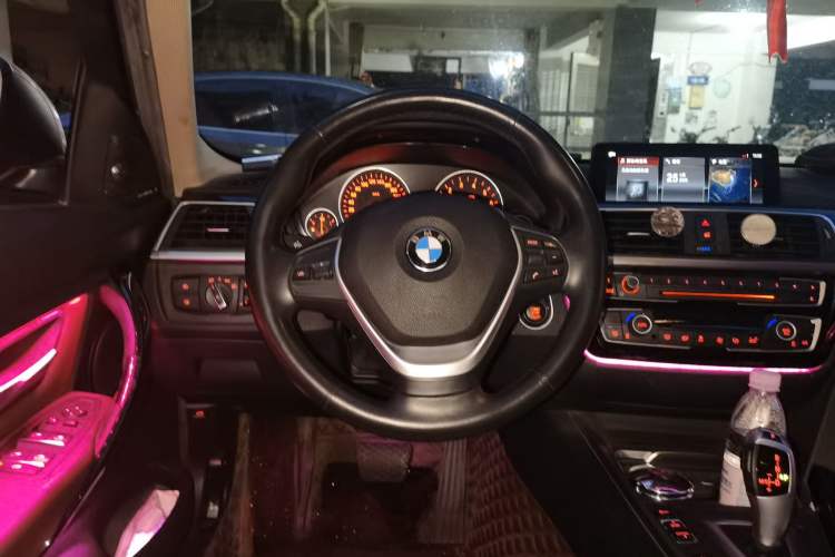 Used BMW 3 Series 2019 320Li Fashion Model Steering Wheel