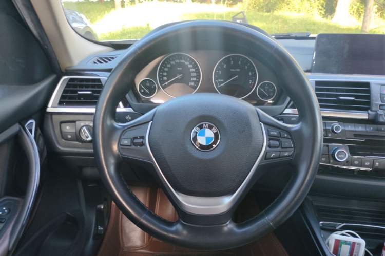 Used BMW 3 Series 2019 320Li Fashion Model Steering Wheel