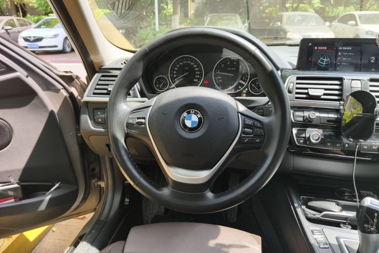 Used BMW 3 Series 2019 320Li Fashion Model Steering Wheel