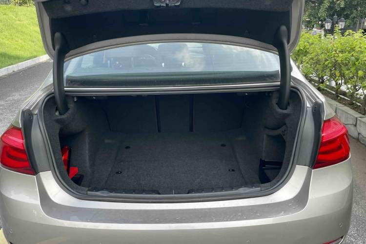 Used BMW 3 Series 2019 320Li Fashion Model Trunk