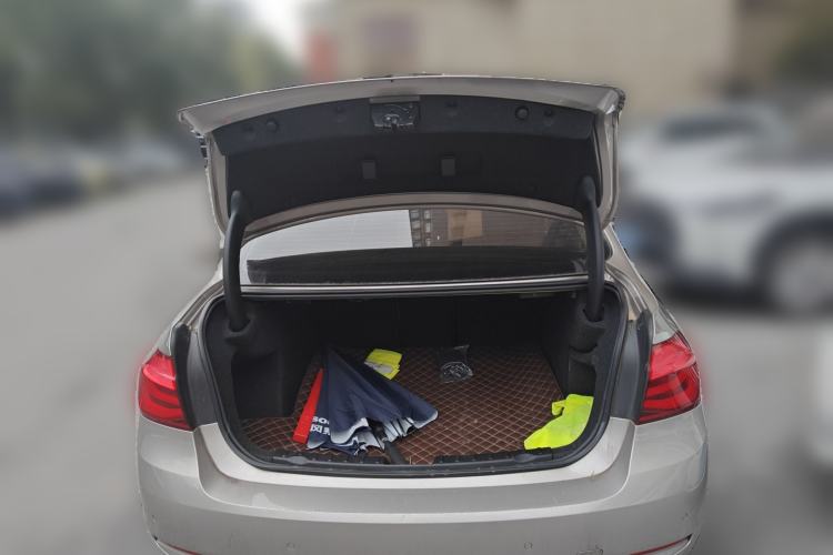 Used BMW 3 Series 2019 320Li Fashion Model Trunk