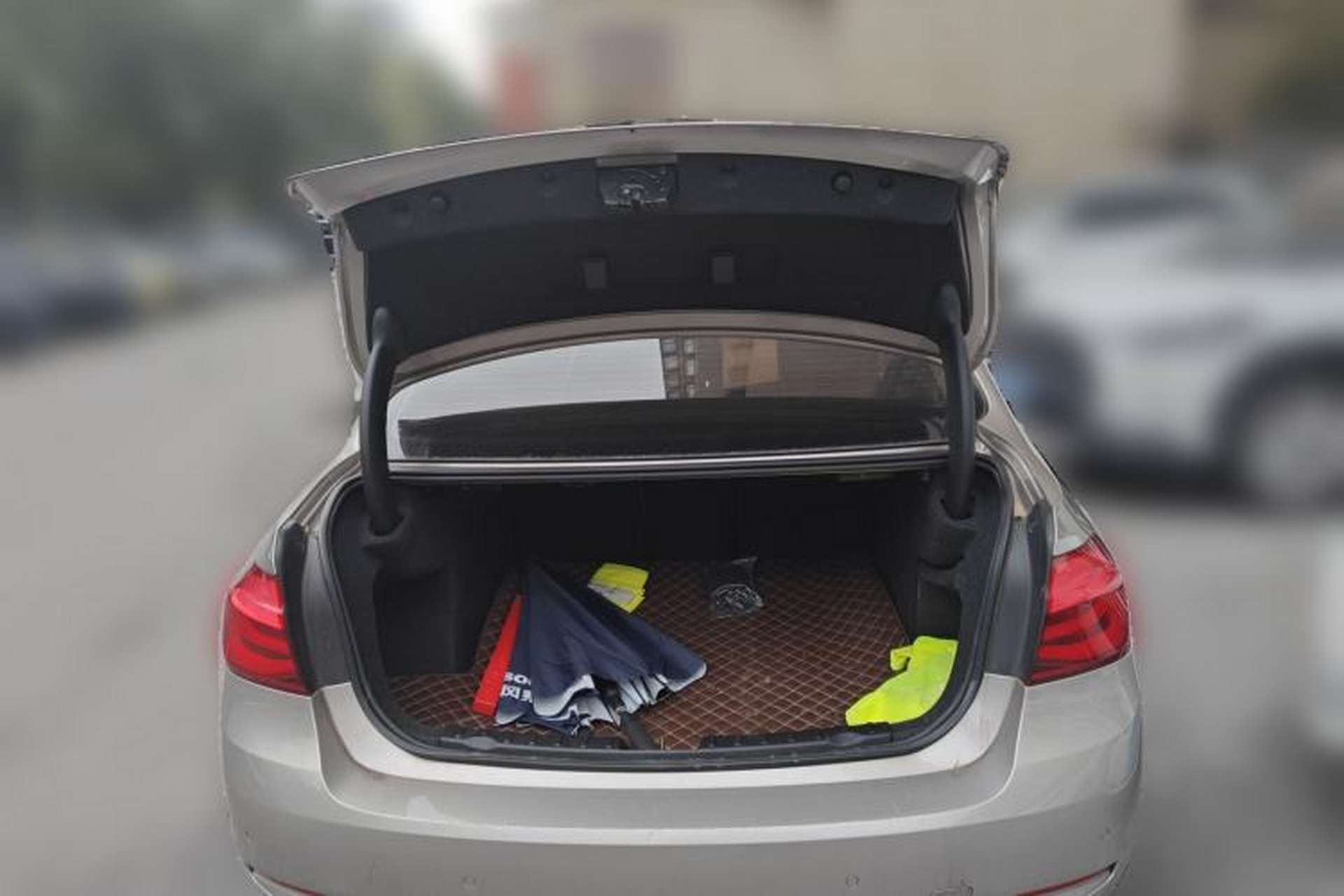 Used BMW 3 Series 2019 320Li Fashion Model Trunk