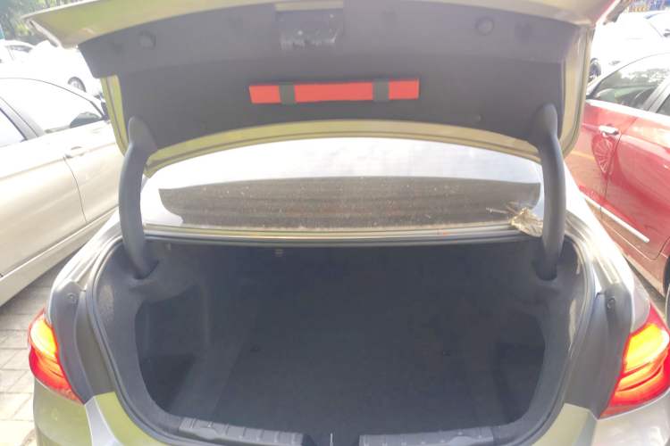 Used BMW 3 Series 2019 320Li Fashion Model Trunk