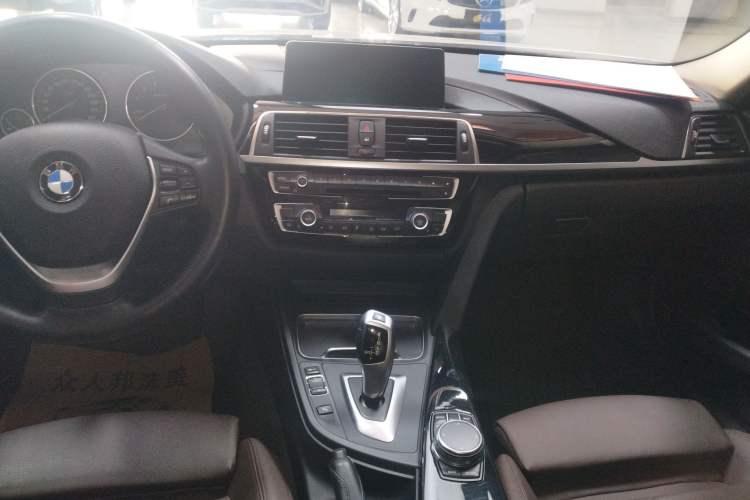 Used BMW 3 Series 2019 320Li Fashion Model Audio And AC Panel