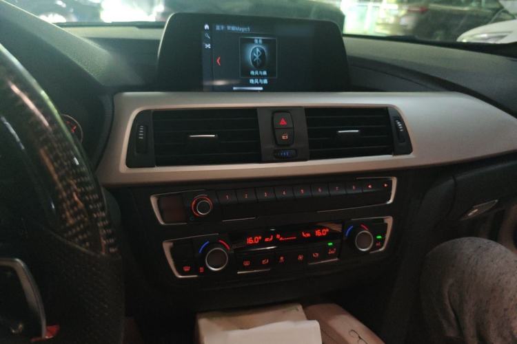 Used BMW 3 Series 2019 320i M Sport Package Audio And AC Panel