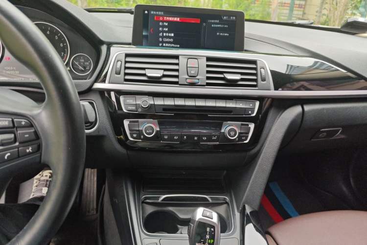 Used BMW 3 Series 2019 320Li Fashion Model Audio And AC Panel