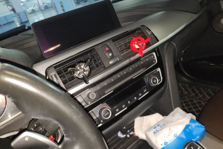 Used BMW 3 Series 2019 320i M Sport Night Edition Audio And AC Panel