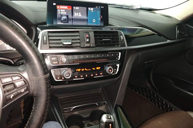 Used BMW 3 Series 2019 320Li Fashion Model Audio And AC Panel
