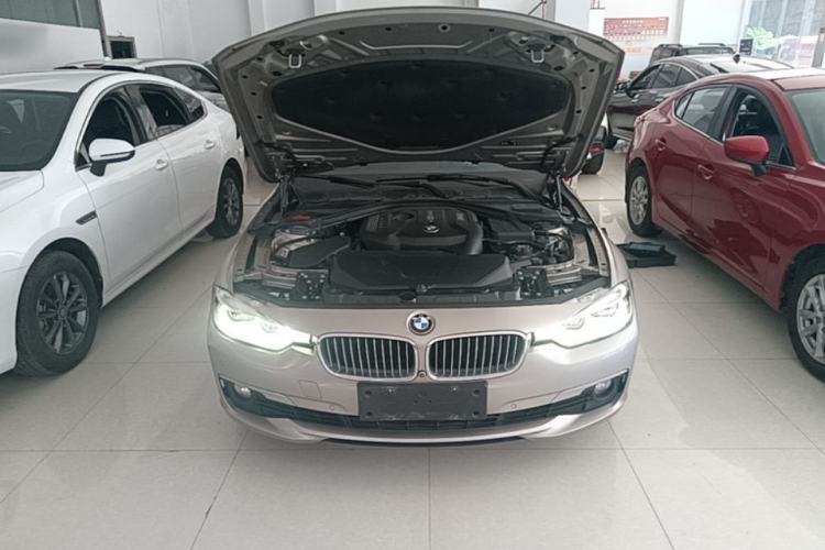 Used BMW 3 Series 2019 320Li Fashion Model Engine Bay