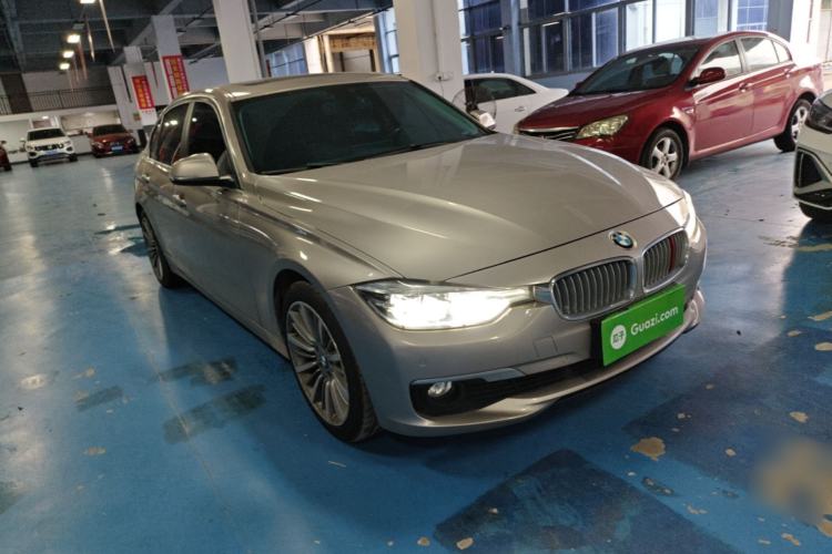 Used BMW 3 Series 2019 320Li Fashion Model Front Right 45 Deg