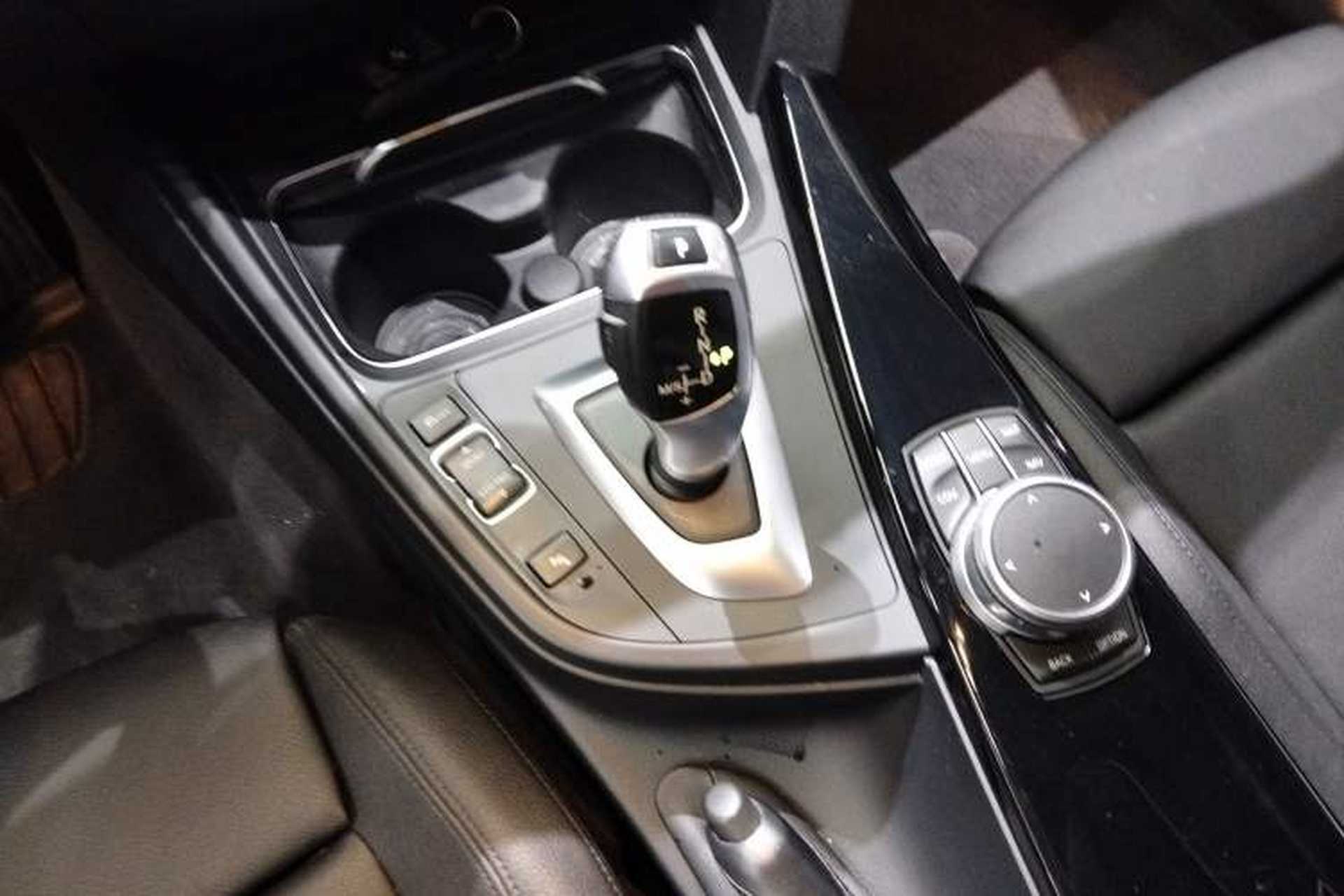 Used BMW 3 Series 2019 320Li Fashion Model Gear Lever