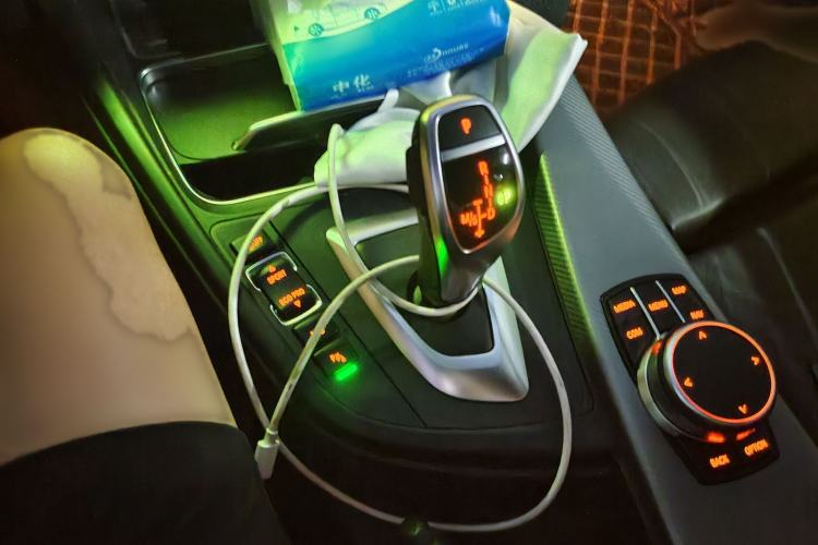 Used BMW 3 Series 2019 320i M Sport Night Edition Gear Lever