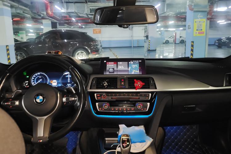 Used BMW 3 Series 2019 320i M Sport Night Edition Interior 2