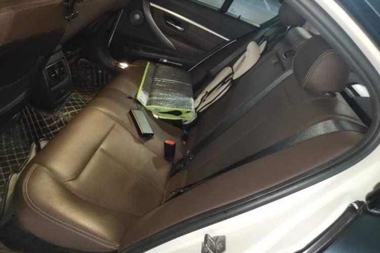 Used BMW 3 Series 2019 320i M Sport Night Edition Interior 4