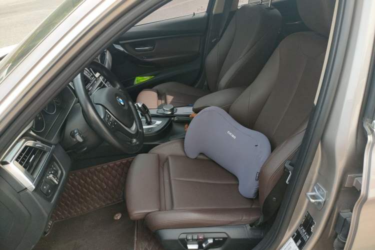 Used BMW 3 Series 2019 320Li Fashion Model Left Front Seat