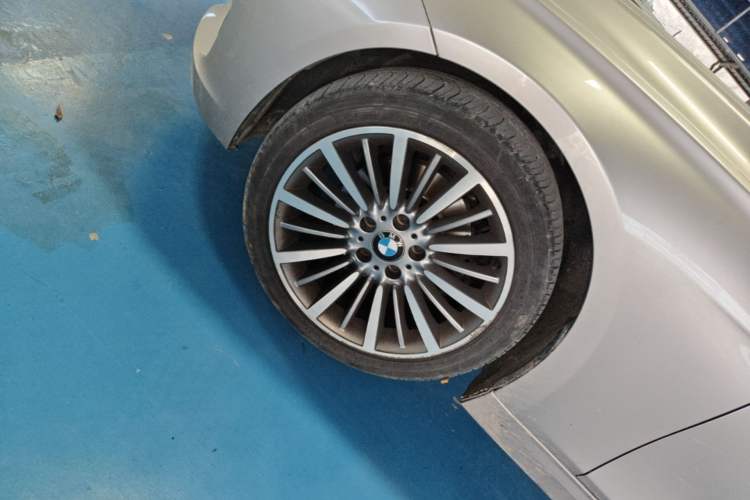 Used BMW 3 Series 2019 320Li Fashion Model Left Front Wheel Hub