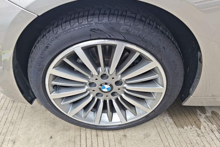 Used BMW 3 Series 2019 320Li Fashion Model Left Front Wheel Hub