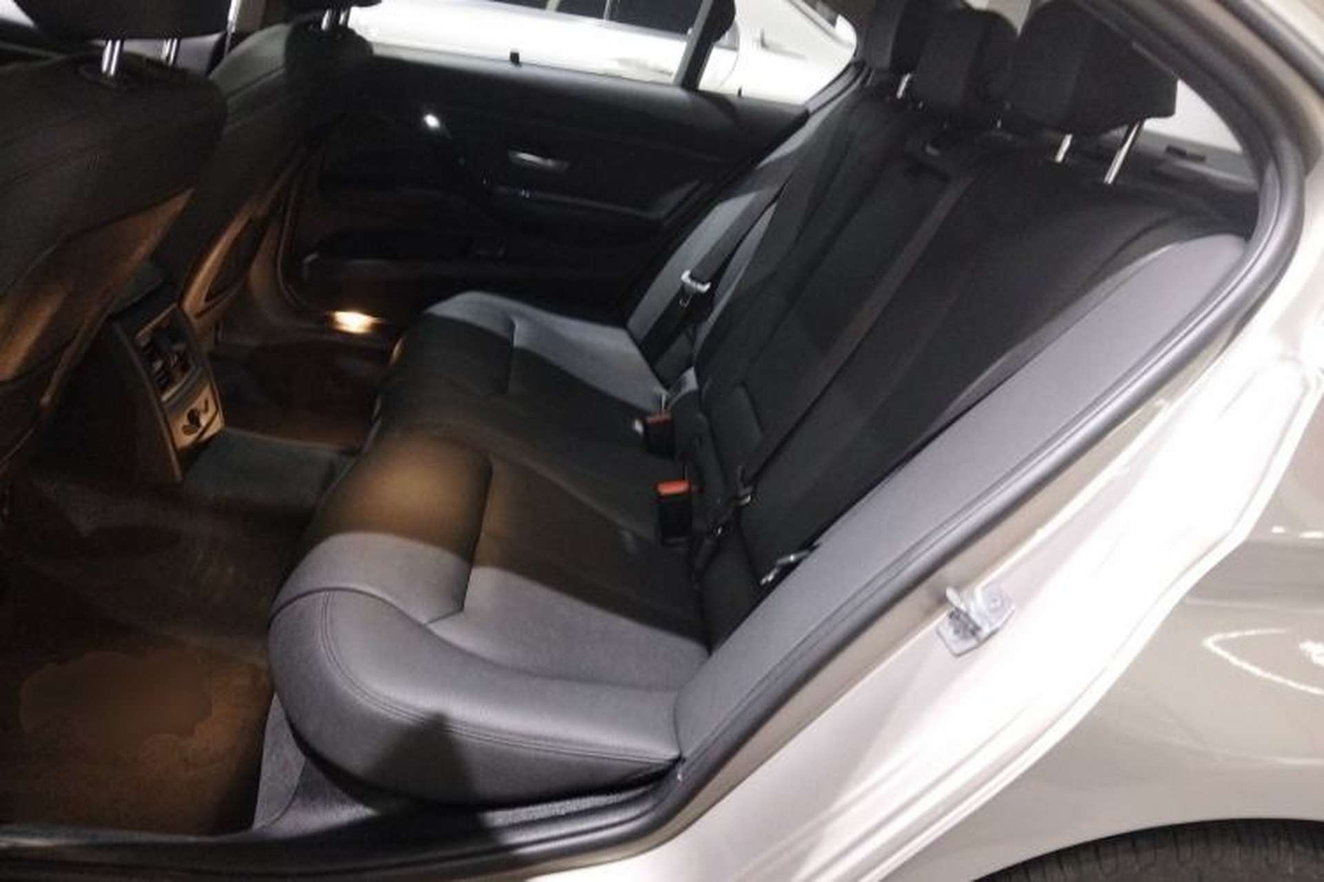 Used BMW 3 Series 2019 320Li Fashion Model Left Rear Seat