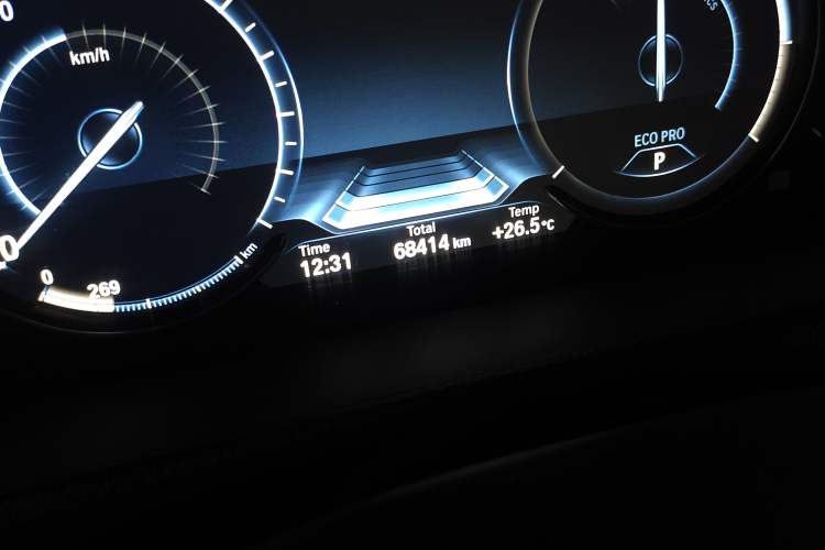 Used BMW 3 Series 2019 320i M Sport Night Edition Odometer Close Up