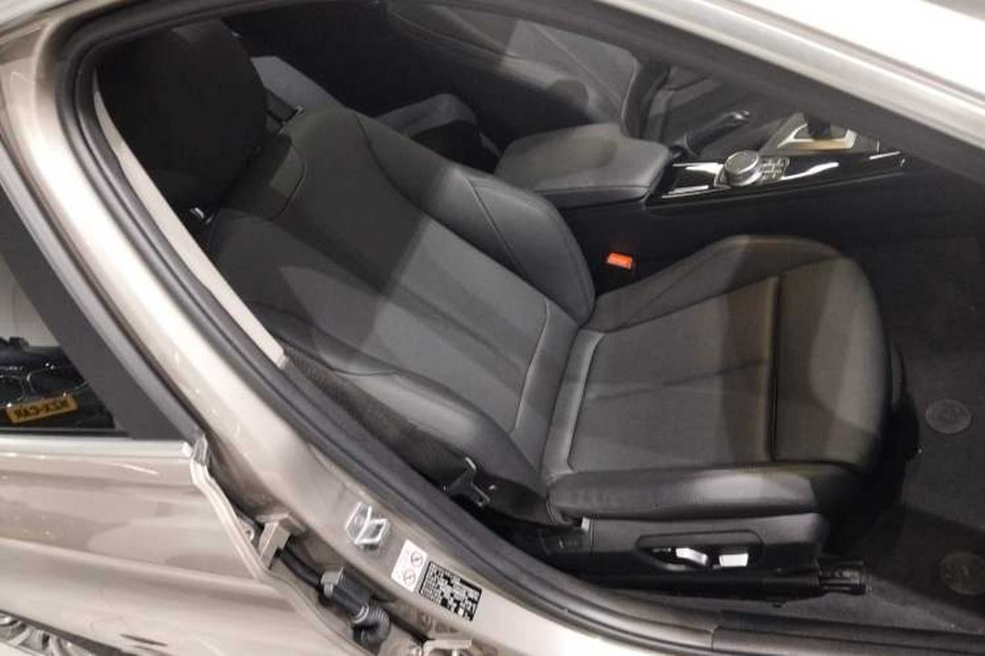 Used BMW 3 Series 2019 320Li Fashion Model Right Front Seat