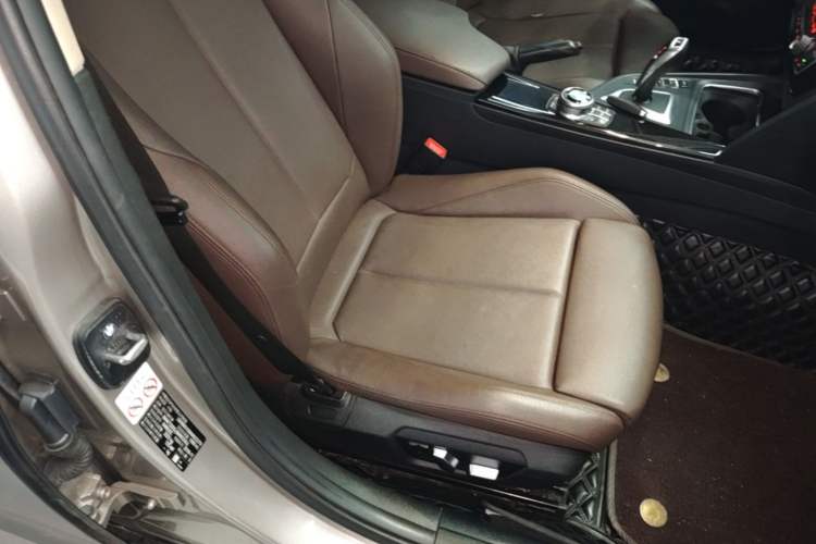 Used BMW 3 Series 2019 320Li Fashion Model Right Front Seat