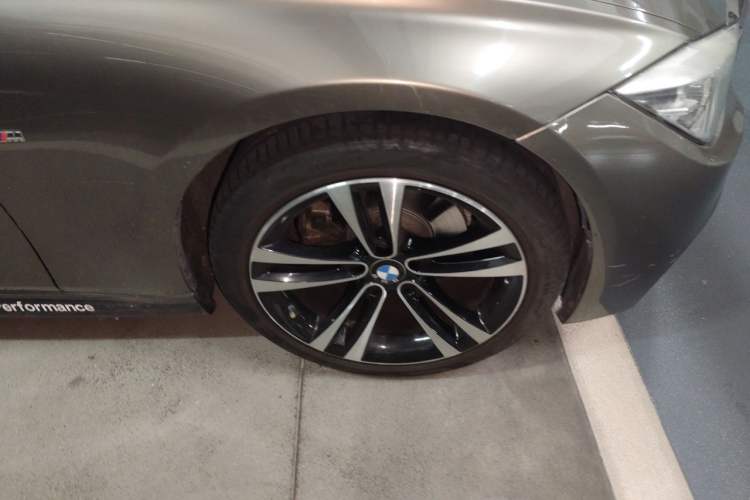 Used BMW 3 Series 2019 320Li M Luxury Package Right Front Wheel Hub