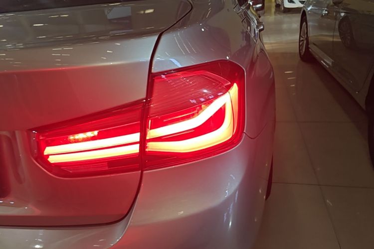 Used BMW 3 Series 2019 320Li Fashion Model Right Rear Taillight