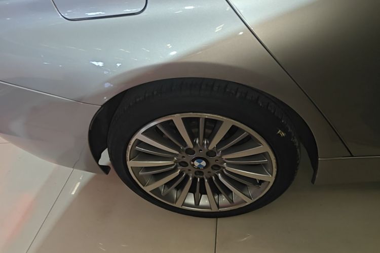 Used BMW 3 Series 2019 320Li Fashion Model Right Rear Wheel Hub