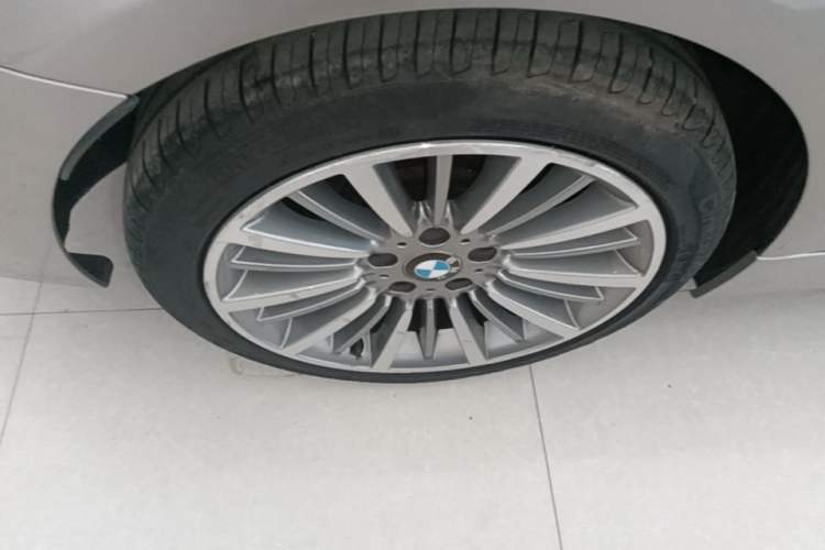 Used BMW 3 Series 2019 320Li Fashion Model Right Rear Wheel Hub