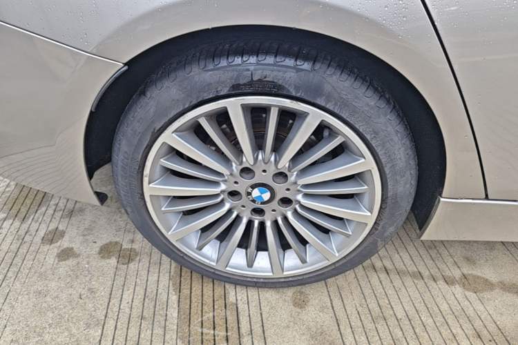 Used BMW 3 Series 2019 320Li Fashion Model Right Rear Wheel Hub