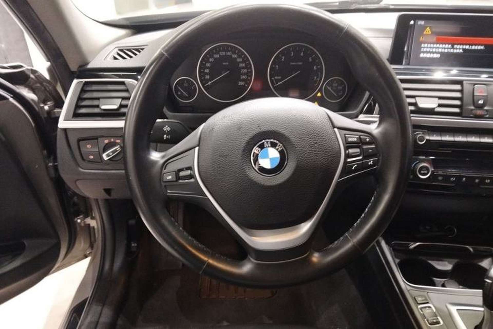 Used BMW 3 Series 2019 320Li Fashion Model Steering Wheel
