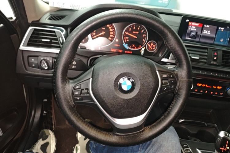 Used BMW 3 Series 2019 320Li Fashion Model Steering Wheel