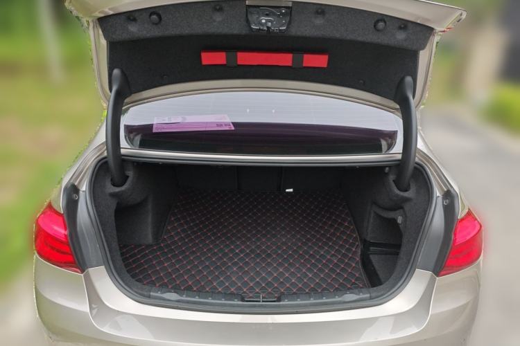Used BMW 3 Series 2019 320Li Fashion Model Trunk