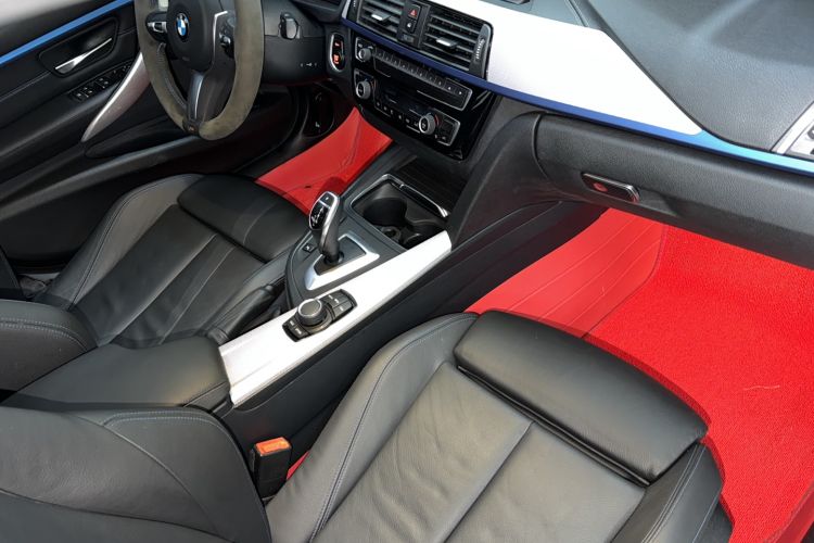 Used BMW 3 Series 2019 320i M Sport Package Audio And AC Panel