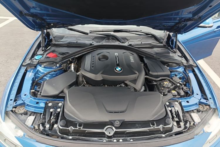 Used BMW 3 Series 2019 320i M Sport Package Engine Bay