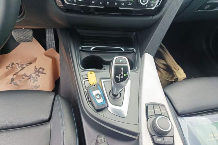 Used BMW 3 Series 2019 320i M Sport Package Gear Lever