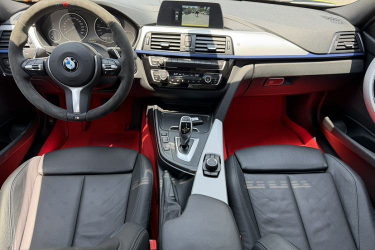 Used BMW 3 Series 2019 320i M Sport Package Interior 1
