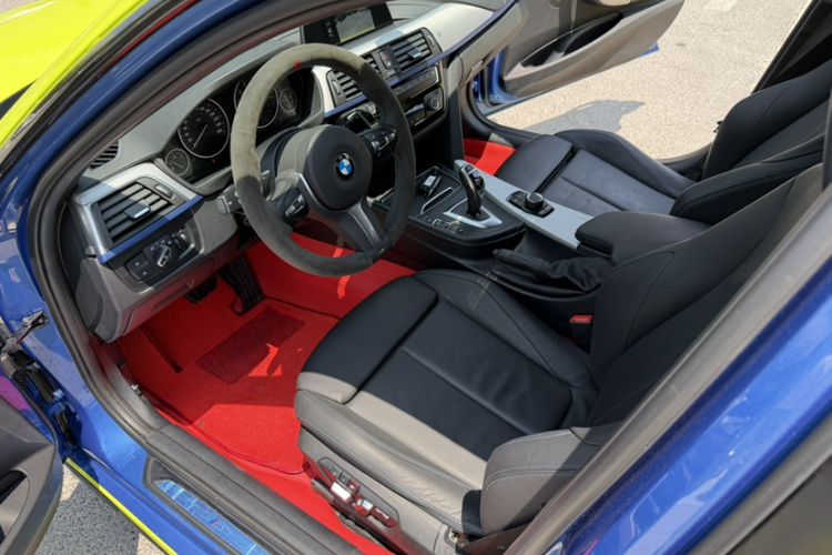 Used BMW 3 Series 2019 320i M Sport Package Interior 5