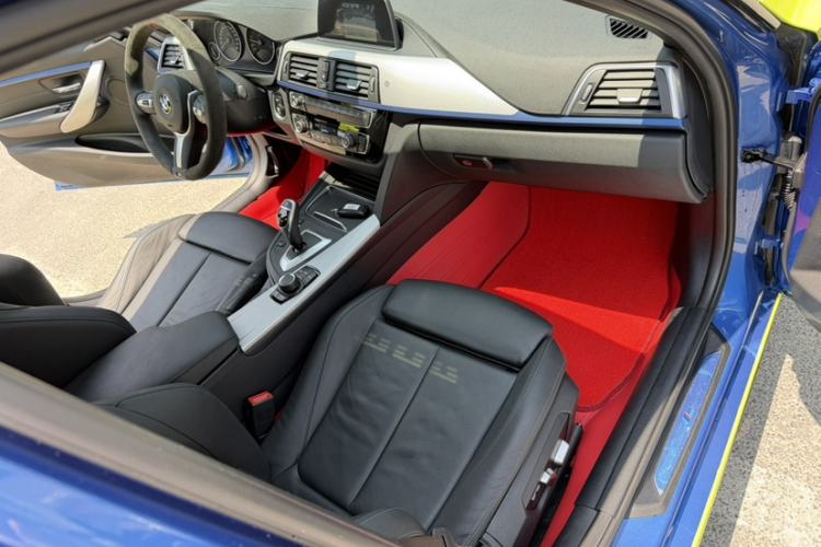 Used BMW 3 Series 2019 320i M Sport Package Interior 8