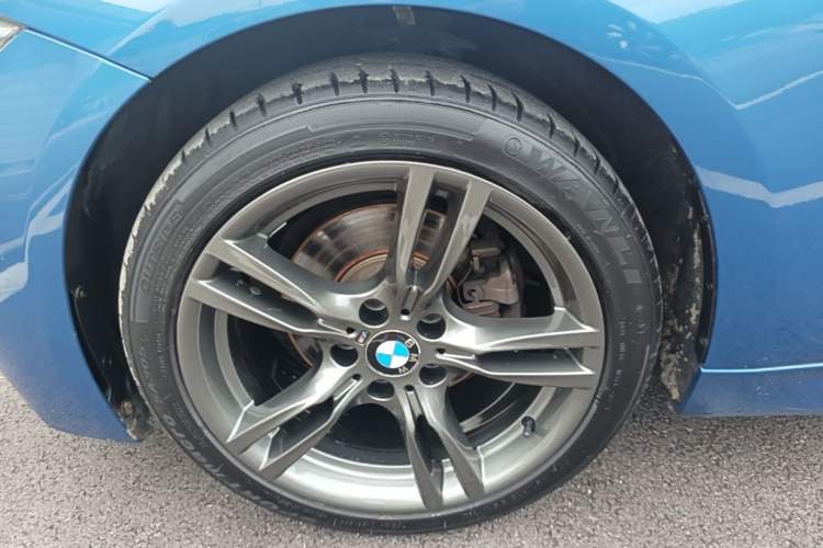 Used BMW 3 Series 2019 320i M Sport Package Left Front Wheel Hub