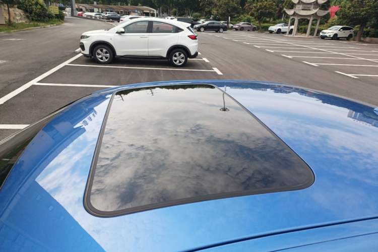 Used BMW 3 Series 2019 320i M Sport Package Roof