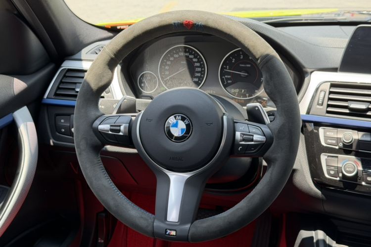 Used BMW 3 Series 2019 320i M Sport Package Steering Wheel