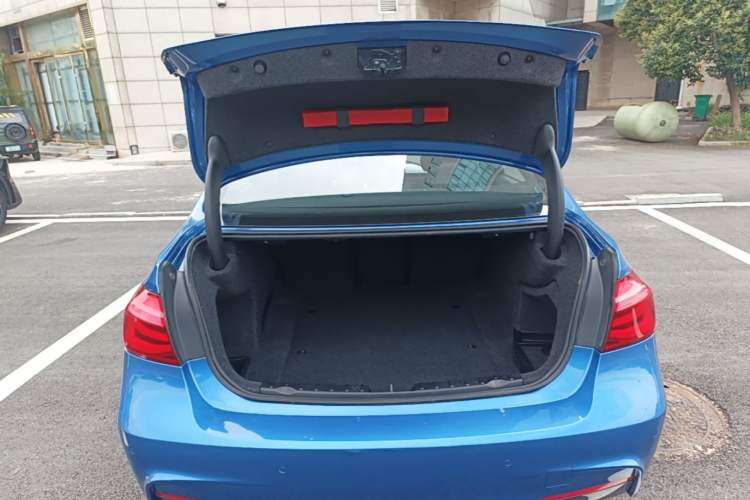 Used BMW 3 Series 2019 320i M Sport Package Trunk