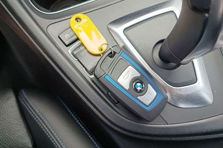 Used BMW 3 Series 2019 320i M Sport Package Vehicle Key