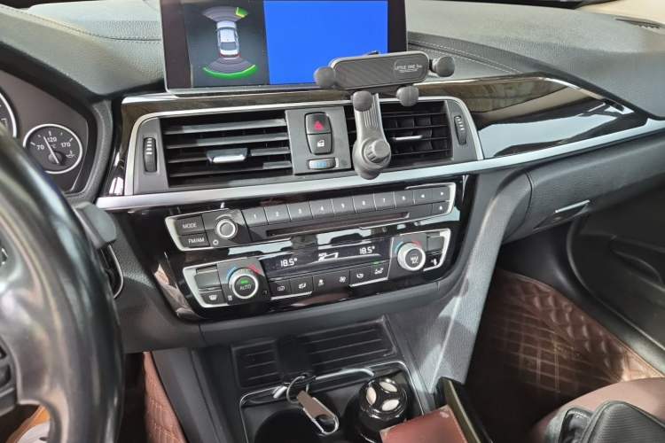 Used BMW 3 Series 2019 320Li Fashion Model Audio And AC Panel